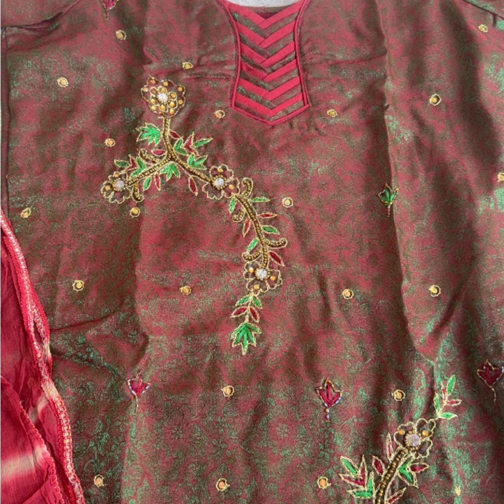 Rich Maroon Embroidered Salwar Suit 3 Piece Set Size S - Picture 4 of 11